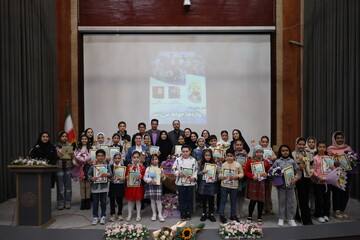 رونمایی از اولین کتاب اعضای محفل ادبی «دنیز» در کتابخانه مرکزی ارومیه