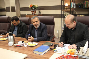 نشست کمیسیون فرهنگی، اجتماعی و ورزشی شورای اسلامی شهر اراک در کتابخانه