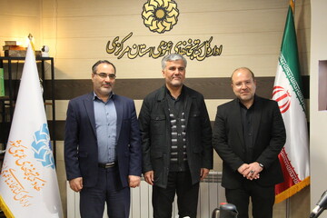 نشست کمیسیون فرهنگی، اجتماعی و ورزشی شورای اسلامی شهر اراک در کتابخانه