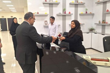 تجلیل فرماندار بوشهر از کتابداران کتابخانه عمومی خلیج فارس