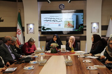 نقد و بررسی رمان «کسی بخواند یا نخواند» در اراک برگزار شد