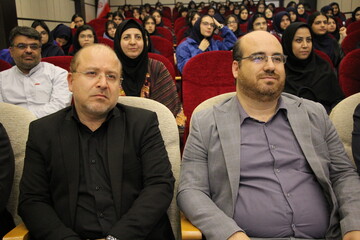 آیین رونمایی از کتاب «تیترها از تانک‌ها نمی‌ترسند» در اراک