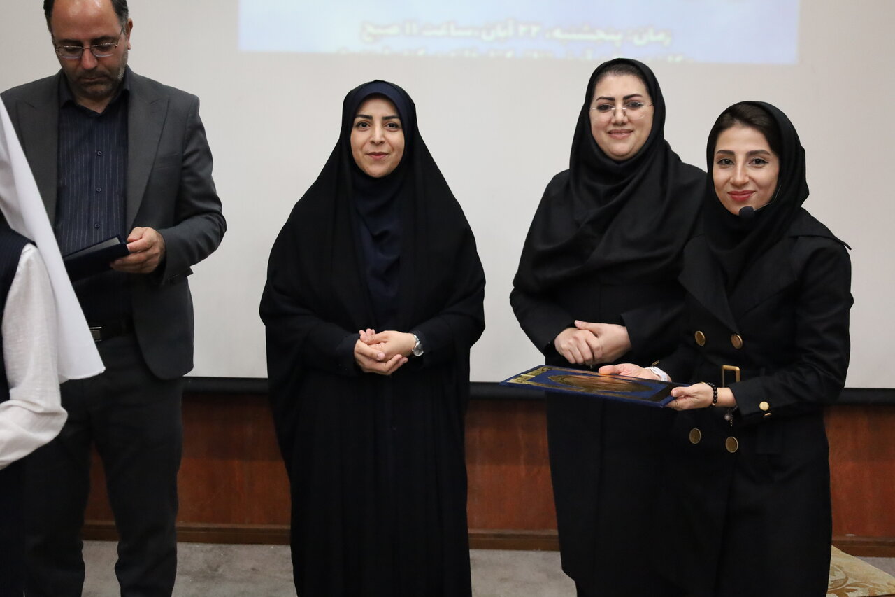 رونمایی از اولین کتاب اعضای محفل ادبی «دنیز» در کتابخانه مرکزی ارومیه