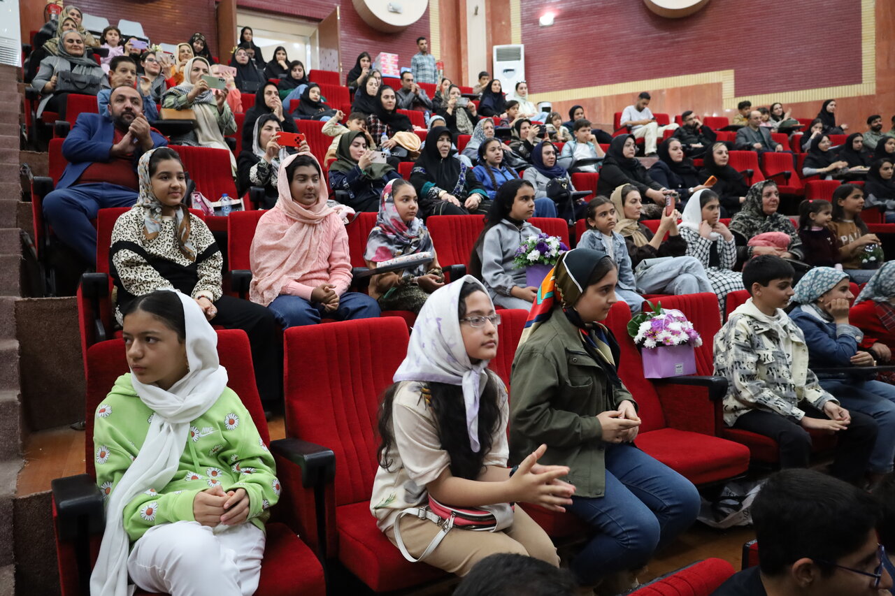 رونمایی از اولین کتاب اعضای محفل ادبی «دنیز» در کتابخانه مرکزی ارومیه