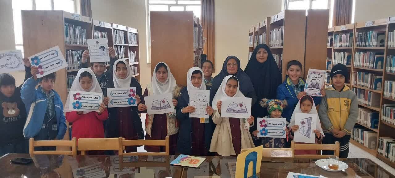 استقبال شهروندان استان مرکزی از برنامه‌های هفته کتاب کتابخانه‌های عمومی