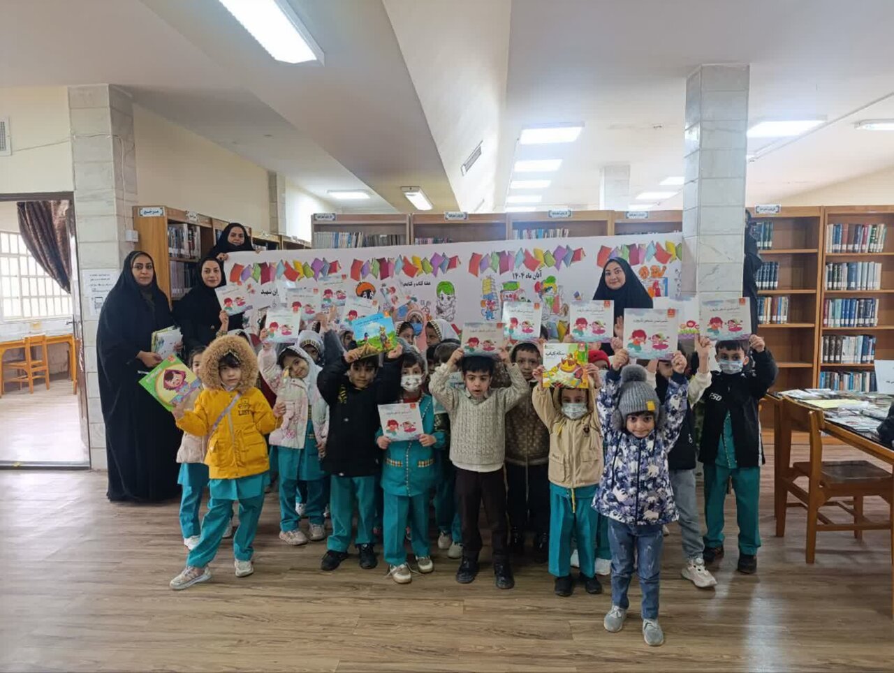 استقبال شهروندان استان مرکزی از برنامههای هفته کتاب کتابخانههای عمومی