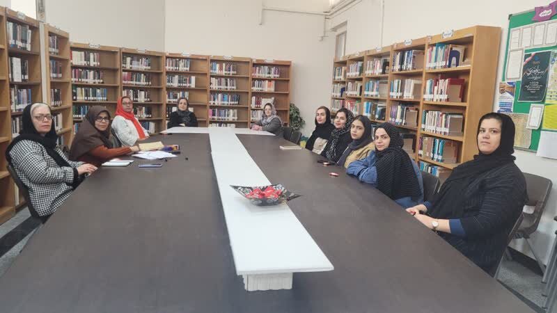 حال خوش خواندن در کتابخانه‌های عمومی استان مرکزی