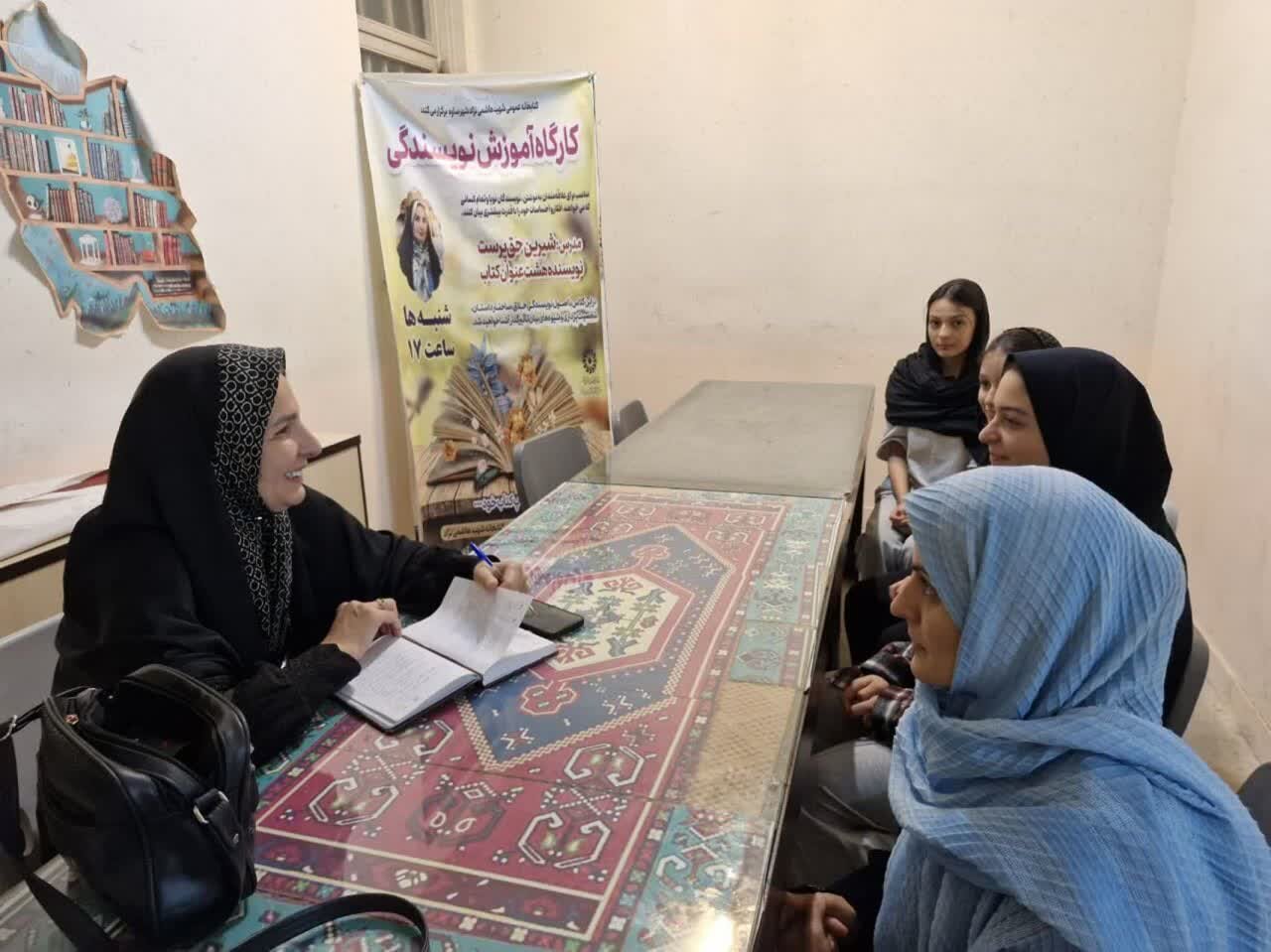 حال خوش خواندن در کتابخانه‌های عمومی استان مرکزی