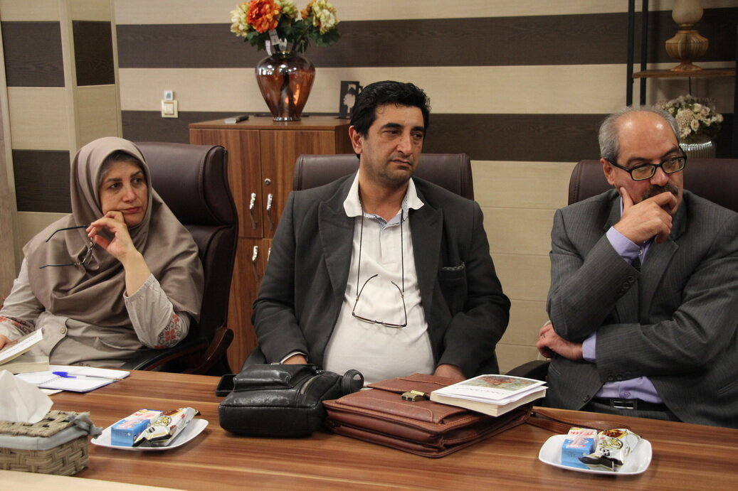 نقد و بررسی رمان «کسی بخواند یا نخواند» در اراک برگزار شد