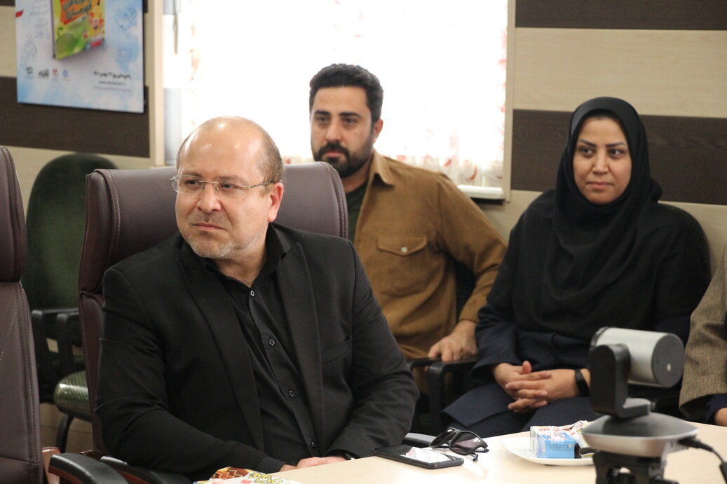 نقد و بررسی رمان «کسی بخواند یا نخواند» در اراک برگزار شد