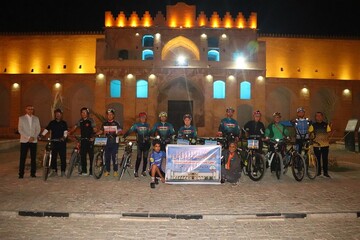 رکاب‌زنی تا کتابخانه‌ها؛ تجلیل دوچرخه‌سواران از تلاش‌های کتابداران برازجانی