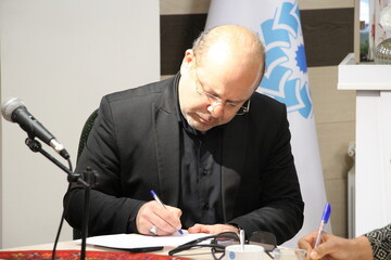 نشست صمیمی با نویسندگان استان مرکزی