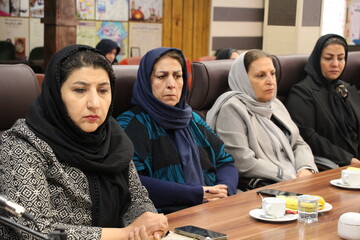 نشست صمیمی با نویسندگان استان مرکزی