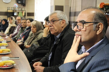 نشست صمیمی با نویسندگان استان مرکزی