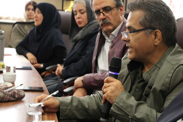 نشست صمیمی با نویسندگان استان مرکزی