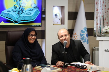 نشست صمیمی با نویسندگان استان مرکزی