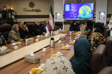 نشست صمیمی با نویسندگان استان مرکزی