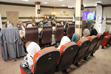 نشست صمیمی با نویسندگان استان مرکزی