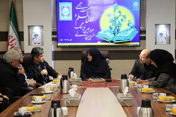 نشست صمیمی با نویسندگان استان مرکزی