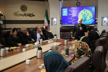 نشست صمیمی با نویسندگان استان مرکزی