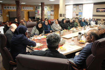 نشست صمیمی با نویسندگان استان مرکزی