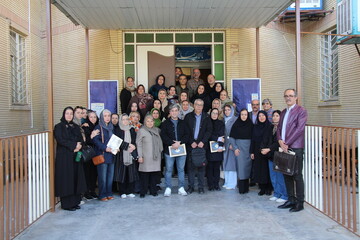 نشست صمیمی با نویسندگان استان مرکزی