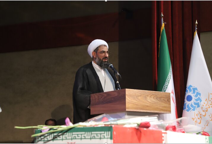 مراسم یادبود شهید سعید قهاریسعید و نقد و بررسی کتاب «همسفر آتش و برف» در همدان