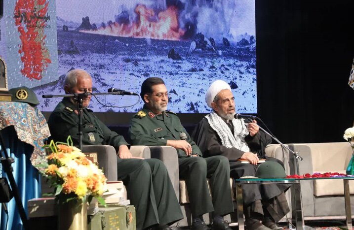 مراسم یادبود شهید سعید قهاریسعید و نقد و بررسی کتاب «همسفر آتش و برف» در همدان