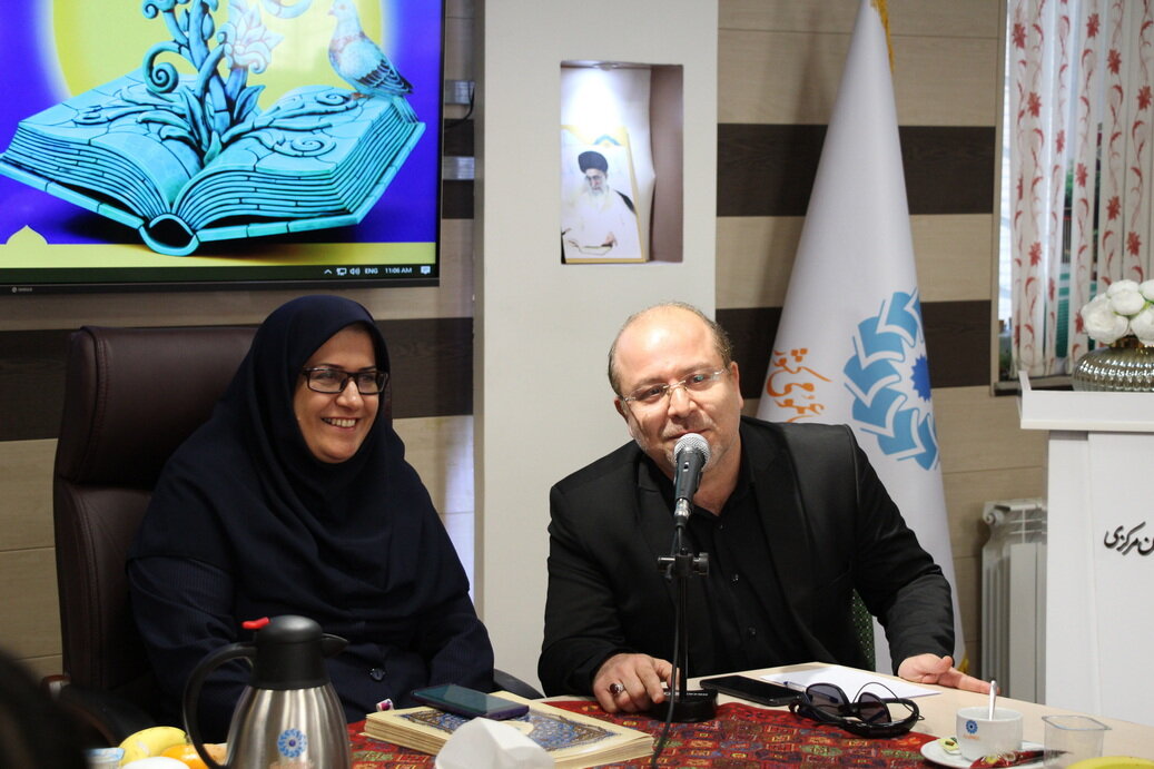 آیین تقدیر از اهالی قلم و مروجان فرهنگ کتابخوانی در اراک برگزار شد