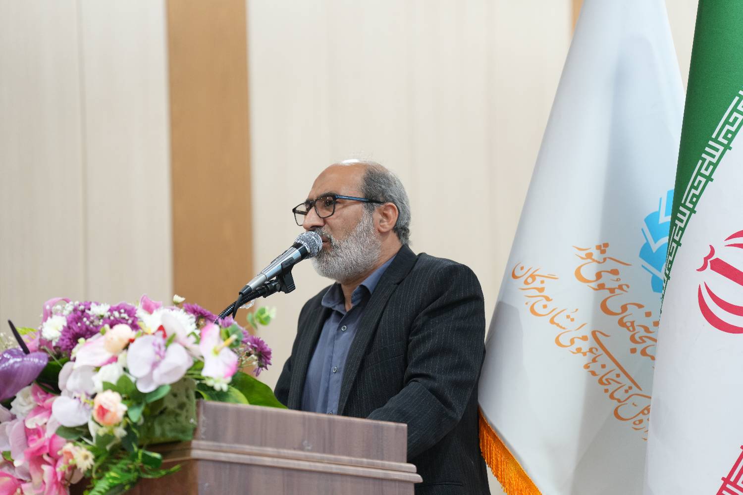 از رونمایی تقریظ رهبری تا تجلیل از کتابداران؛ روزی برای قهرمانان ملی و عرصه دانایی