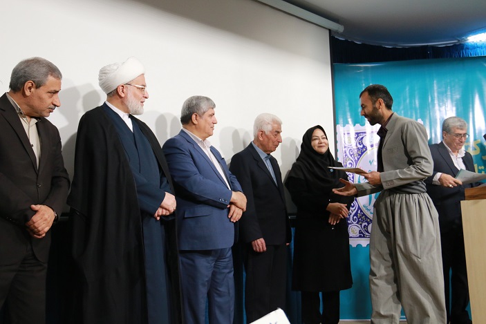 فعالان و مروجان کتابخوانی استان کردستان تجلیل شدند.