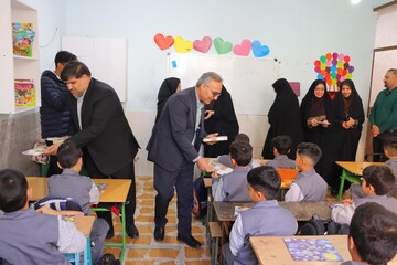 آیین افتتاحیه سومین دوره زنگ کتابخوانی یار مهربان در یزد برگزار شد