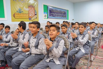 آیین افتتاحیه سومین دوره زنگ کتابخوانی یار مهربان در یزد برگزار شد