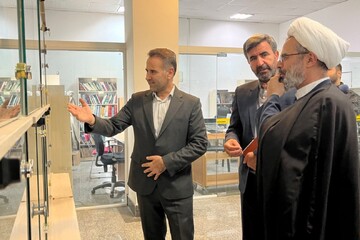 نماینده ولی‌فقیه در خراسان شمالی از کتابخانه عمومی مرکزی بجنورد بازدید کرد