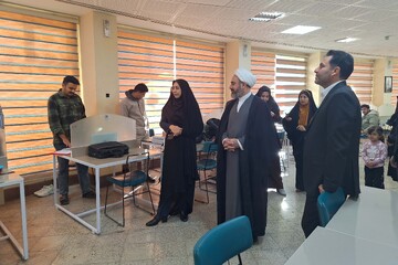 بازدید حجت‌الاسلام والمسلمین کریمی‌تبار، نماینده ولی‌فقیه در استان از کتابخانه مرکزی؛