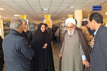 بازدید مسئول دفتر نمایندگی ولی فقیه در سپاه امیرالمومنین(ع) استان ایلام از کتابخانه مرکزی
