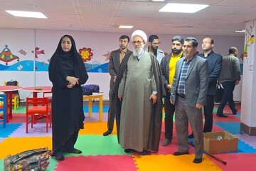 بازدید مسئول دفتر نمایندگی ولی‌فقیه در سپاه امیرالمومنین(ع) استان از کتابخانه مرکزی ایلام