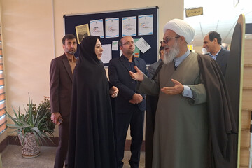 بازدید مسئول دفتر نمایندگی ولی فقیه در سپاه امیرالمومنین(ع) استان ایلام از کتابخانه مرکزی