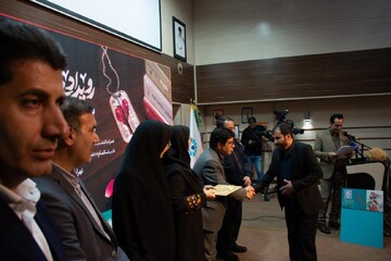 اختتامیه هفته کتاب در بیست‌ویکمین پاسداشت ادبیات جهاد و مقاومت «رویداد ملی قهرمان» در کرمانشاه