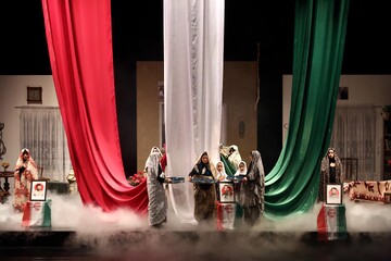 رونمایی از تقریظ رهبر انقلاب بر کتاب‌های «تب ناتمام»، «همسفر آتش و برف» و «خانوم ماه»