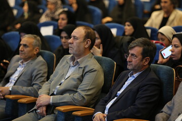 برگزیدگان عرصه کتابخوانی و کتابخانه‌های عمومی استان تهران در سال 1404 معرفی شدند