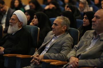 برگزیدگان عرصه کتابخوانی و کتابخانه‌های عمومی استان تهران در سال 1404 معرفی شدند