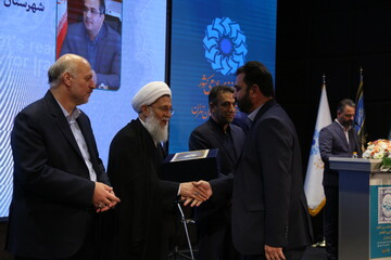 برگزیدگان عرصه کتابخوانی و کتابخانه‌های عمومی استان تهران در سال 1404 معرفی شدند