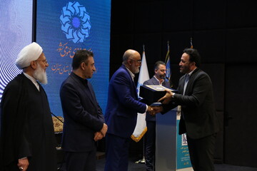 برگزیدگان عرصه کتابخوانی و کتابخانه‌های عمومی استان تهران در سال 1404 معرفی شدند