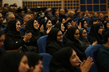 برگزیدگان عرصه کتابخوانی و کتابخانه‌های عمومی استان تهران در سال 1404 معرفی شدند