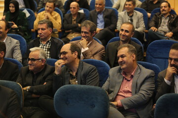 برگزیدگان عرصه کتابخوانی و کتابخانه‌های عمومی استان تهران در سال 1404 معرفی شدند