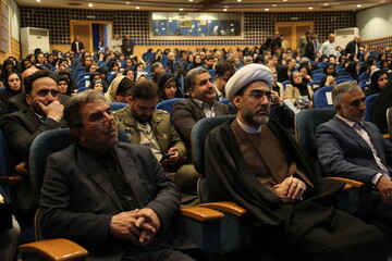 برگزیدگان عرصه کتابخوانی و کتابخانه‌های عمومی استان تهران در سال 1404 معرفی شدند