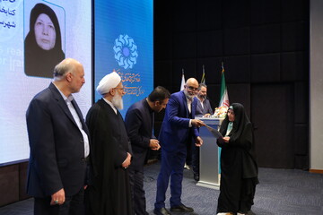 برگزیدگان عرصه کتابخوانی و کتابخانه‌های عمومی استان تهران در سال 1404 معرفی شدند