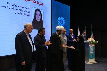 برگزیدگان عرصه کتابخوانی و کتابخانه‌های عمومی استان تهران در سال 1404 معرفی شدند