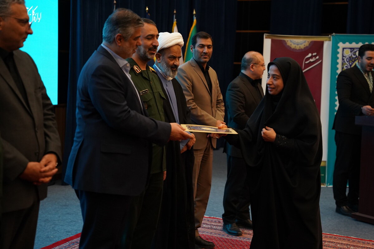 کتابداران و اعضای برتر کتابخانههای عمومی استان مرکزی معرفی شدند